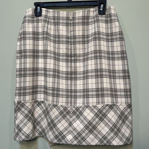 Nine West asymmetric black and white plaid faux wrap skirt Size 8 - Picture 4 of 7